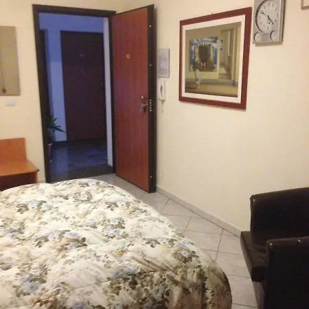 לינה וארוחת בוקר Raggio Di Sole 3*